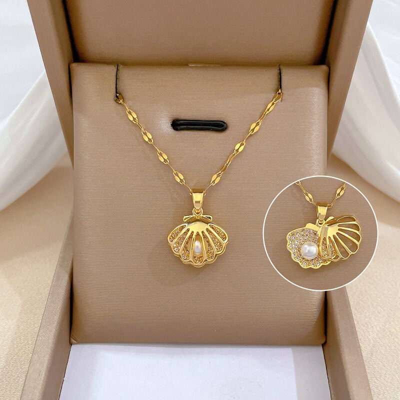 Seashell Pearl Pendant Necklace