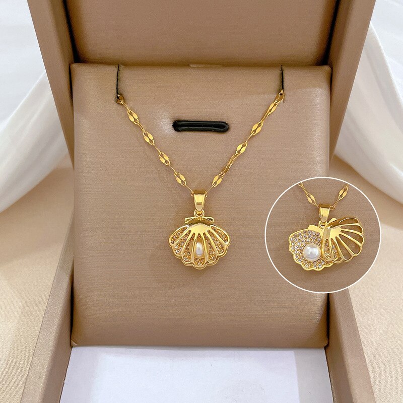 Seashell Pearl Pendant Necklace