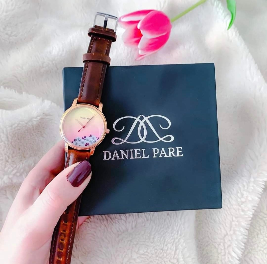 Sundown 34mm Leather Strap Watch For Her